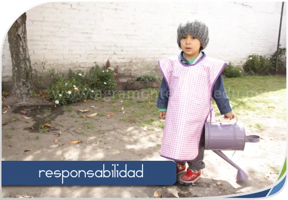 niñas en un ambiente armonioso en colegio Montessori
