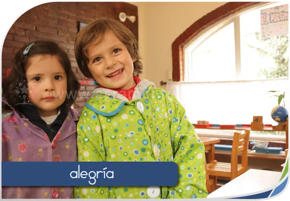 Niño estudiando en escuela en Toluca